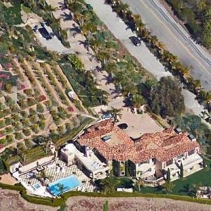 Mansion owned by Robert and his wife Hope. Knwo about her net worth, salary